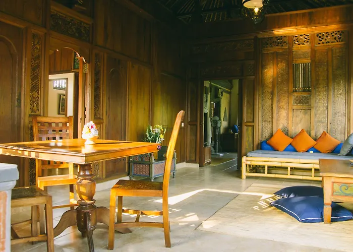 Kebun Indah 4*