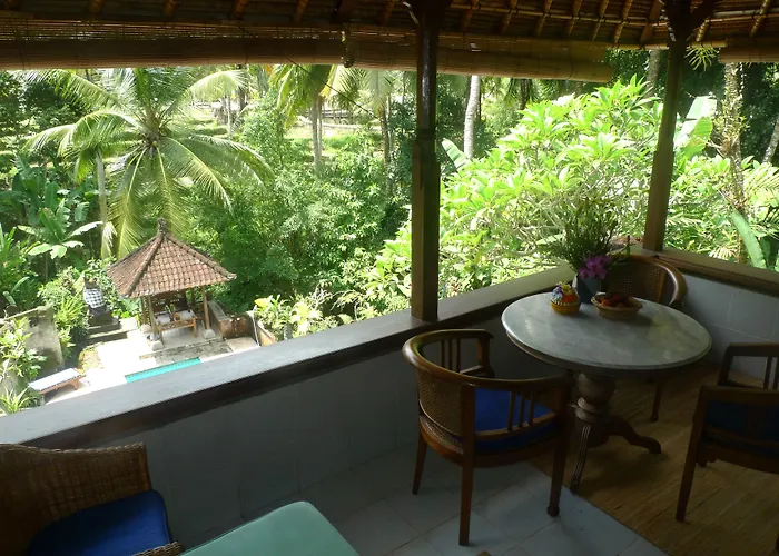 Kebun Indah 4*