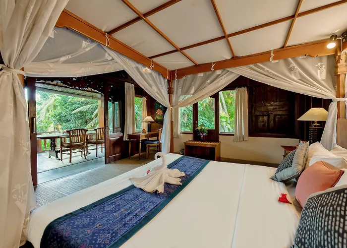 Hotel Kebun Indah
