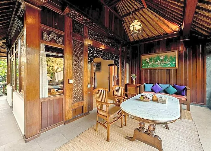 Hotel Kebun Indah 4*