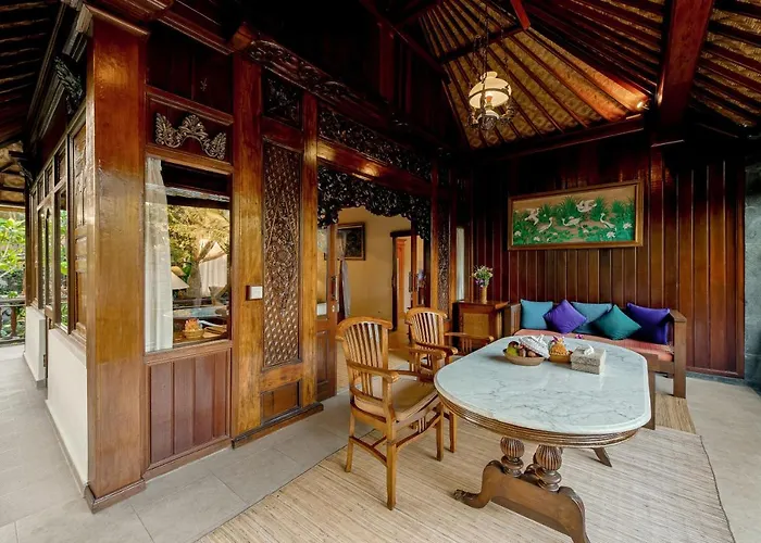 Hotel Kebun Indah 4*