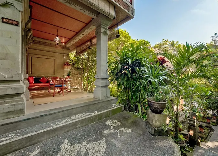 Hotel Kebun Indah 4*