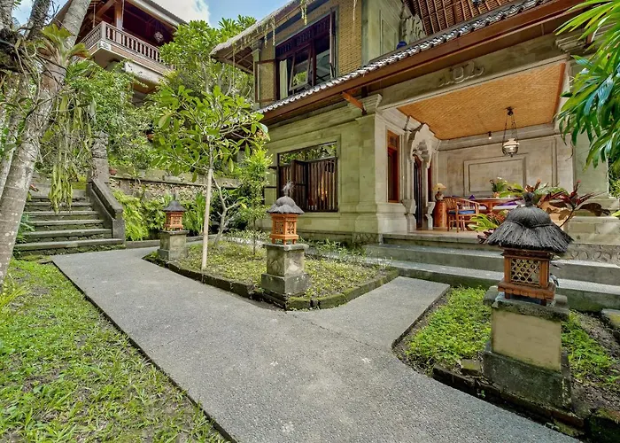 Hotel Kebun Indah 4*
