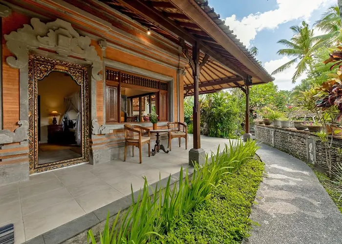 Hotel Kebun Indah